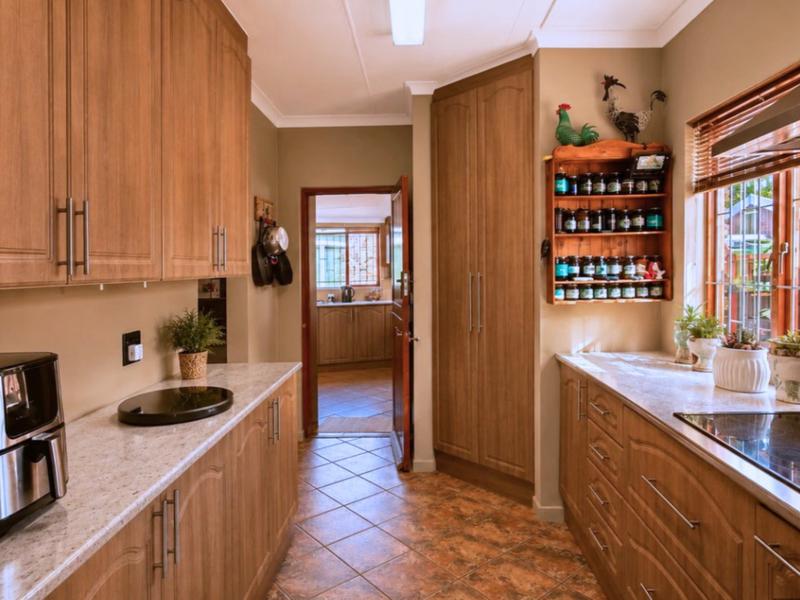 4 Bedroom Property for Sale in Heiderand Western Cape